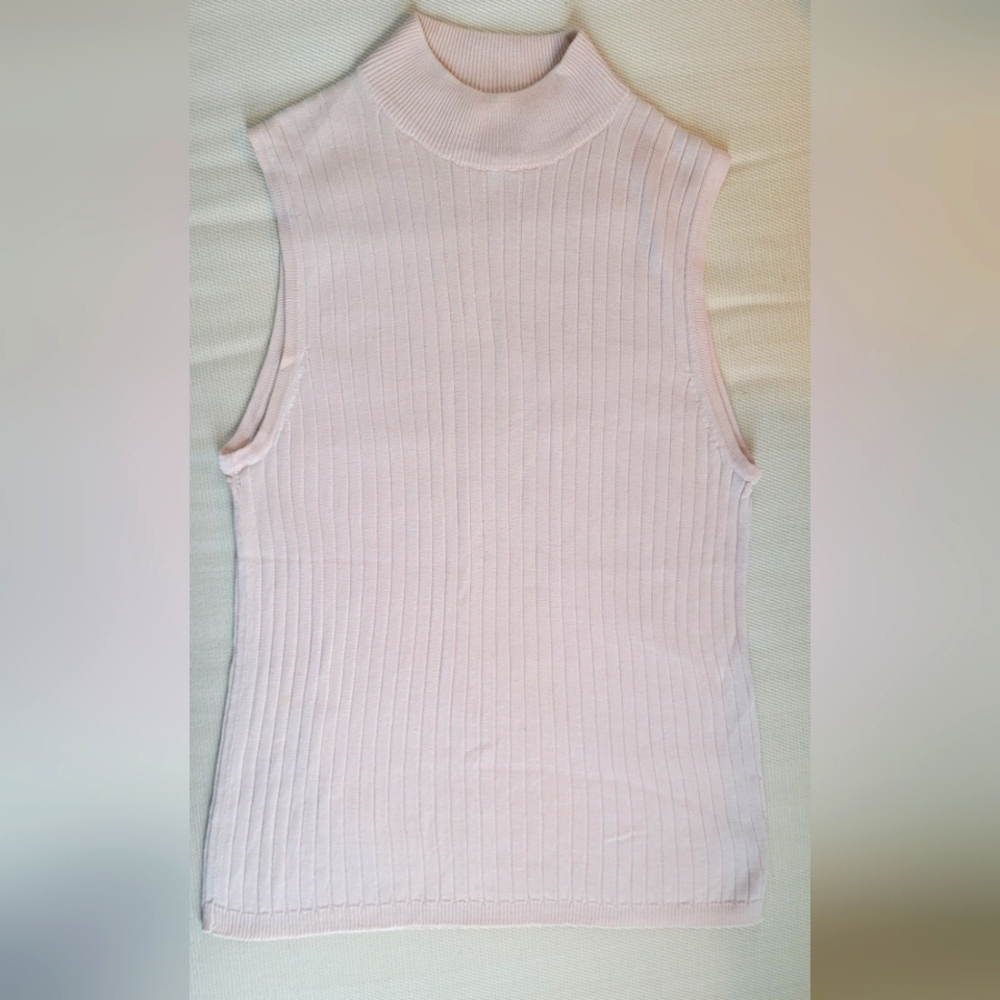 Ryan Harris 100% Silk sleeveless top very light pink